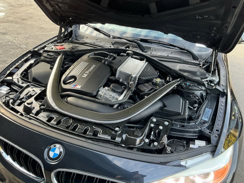 Used 2016 BMW M4 Convertible image 21