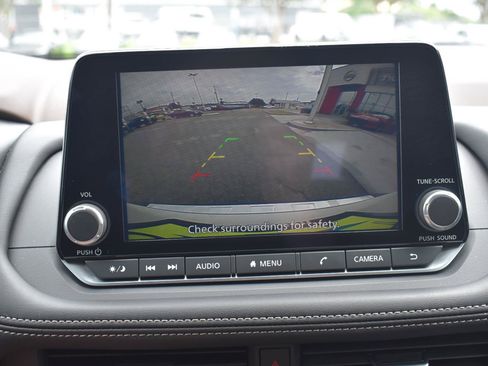Used 2023 Nissan Rogue SV FWD image 38