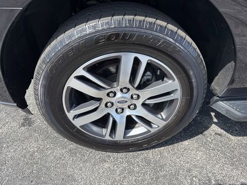 Used 2024 Ford Expedition Limited AWD/4WD image 28