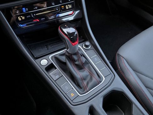Used 2025 Volkswagen Jetta GLI Autobahn FWD image 37
