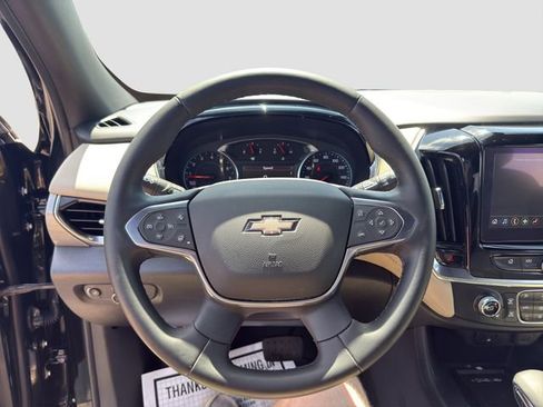 Used 2023 Chevrolet Traverse LT FWD image 8
