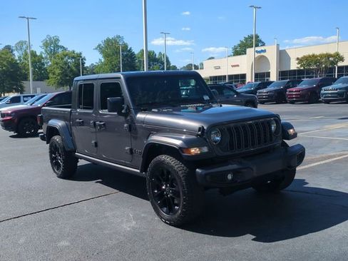 Certified 2025 Jeep Gladiator Sport AWD/4WD image 7