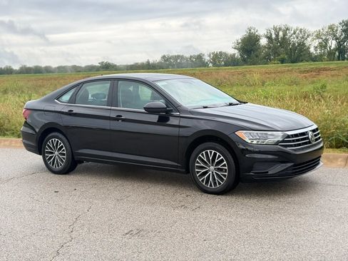 Used 2020 Volkswagen Jetta SE FWD image 35