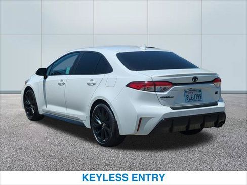 Used 2024 Toyota Corolla SE w/ SE Convenience Package FWD image 9