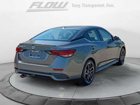 Used 2025 Nissan Sentra SR FWD image 7
