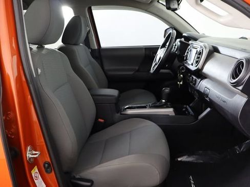 Used 2018 Toyota Tacoma SR5 RWD image 16