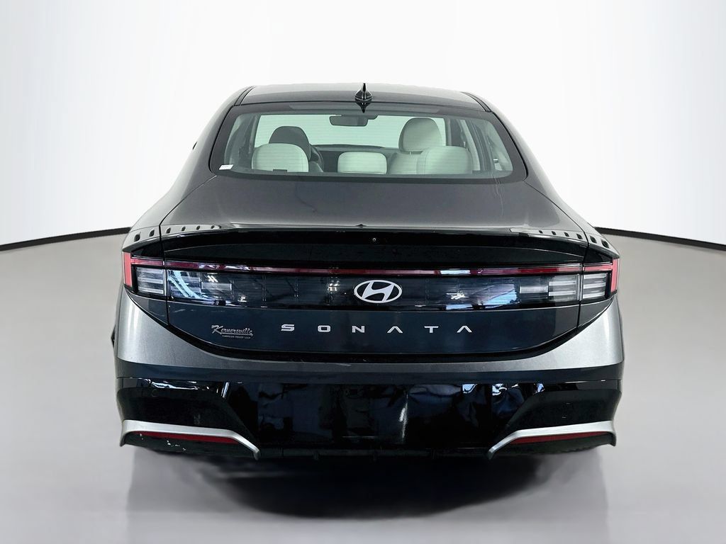 Used 2025 Hyundai Sonata SEL FWD image 6