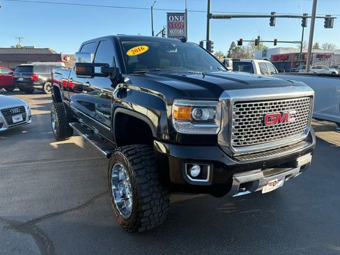 Used 2016 GMC Sierra 2500 Denali w/ Driver Alert Package image 28