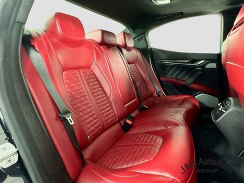 Used 2022 Maserati Ghibli Trofeo RWD image 35