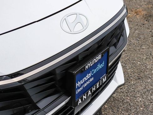Used 2025 Hyundai Elantra Limited FWD image 6