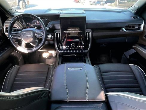 Used 2026 GMC Yukon XL Denali Ultimate w/ LPO, Illumination Package AWD/4WD image 12