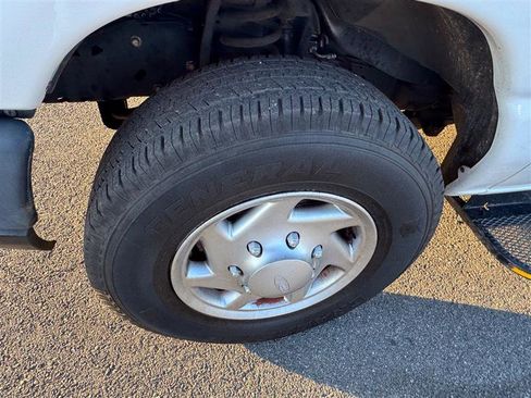 Used 2014 Ford E-250 and Econoline 250 Extended w/ Power Group image 33