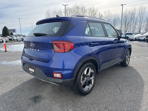 Used 2022 Hyundai Venue Limited w/ Cargo Package image 7