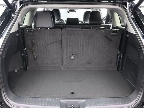 Used 2023 Toyota Highlander XLE image 25