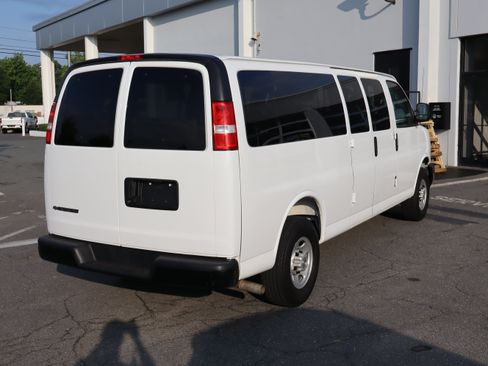 Used 2025 Chevrolet Express 3500 LS RWD image 11
