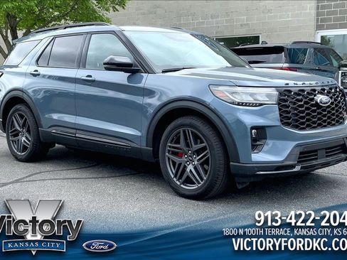 Used 2025 Ford Explorer ST AWD/4WD image 1