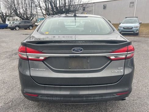 Used 2018 Ford Fusion SE w/ Equipment Group 601A image 5