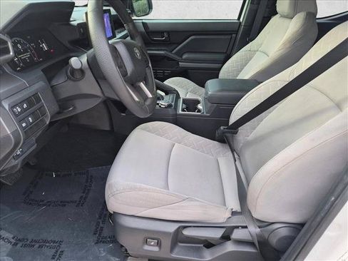 Certified 2024 Toyota Tacoma SR5 AWD/4WD image 14
