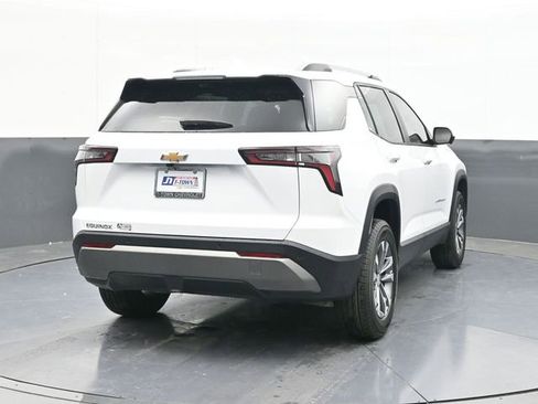 New 2026 Chevrolet Equinox LT w/ Convenience Package II FWD image 11