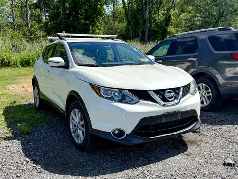 Used 2017 Nissan Rogue Sport SV w/ SV Premium Package AWD/4WD image 1