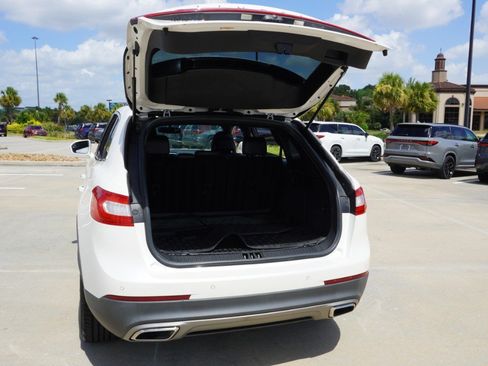 Used 2016 Lincoln MKX Premiere w/ Cargo Accessories Package FWD image 37