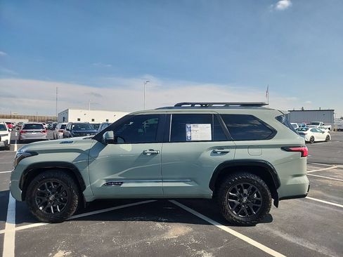Used 2025 Toyota Sequoia Platinum AWD/4WD image 3