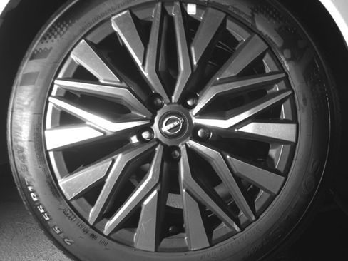 Used 2025 Nissan Altima 2.5 SV FWD image 18