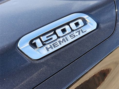 Used 2019 RAM 1500 Laramie image 12