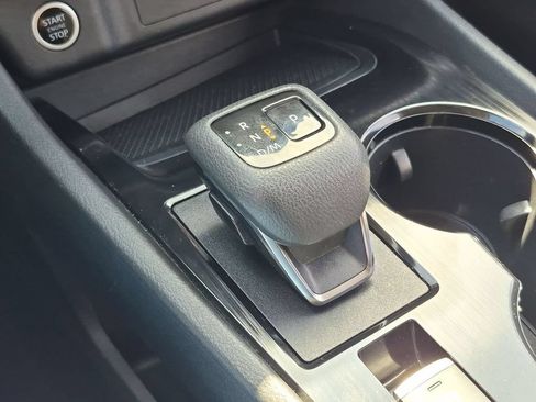 Used 2023 Nissan Rogue SV AWD/4WD image 16
