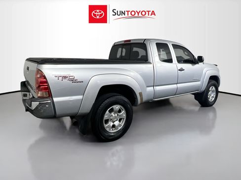 Used 2005 Toyota Tacoma PreRunner RWD image 4