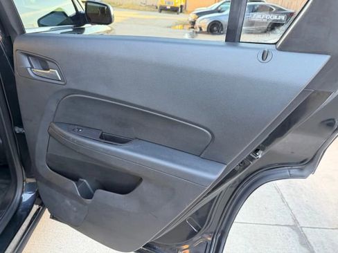 Used 2017 GMC Terrain SLT image 32