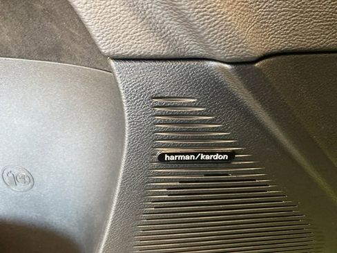 Used 2015 Dodge Challenger SRT Hellcat image 28