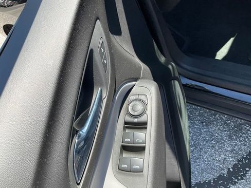 Used 2024 Chevrolet Equinox LS w/ LS Convenience Package FWD image 8