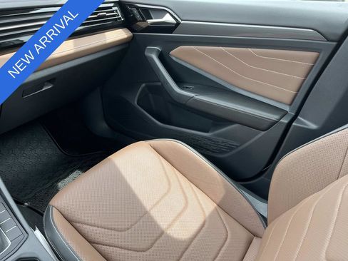 Used 2025 Volkswagen Jetta SEL FWD image 13