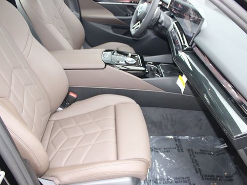 Used 2026 BMW 530i w/ M Sport Package RWD image 23