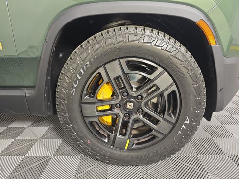 Used 2023 Rivian R1S Adventure AWD/4WD image 11