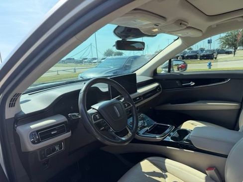 Used 2023 Lincoln Nautilus Reserve FWD image 11