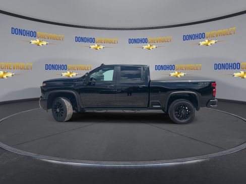 Used 2025 Chevrolet Silverado 2500 Custom w/ Custom Value Package AWD/4WD image 8