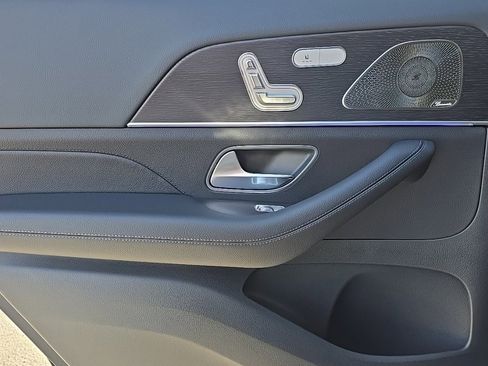 New 2026 Mercedes-Benz GLS 450 4MATIC image 32