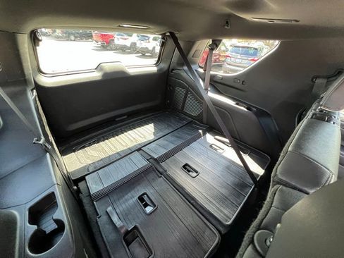 Used 2023 GMC Yukon SLT AWD/4WD image 29