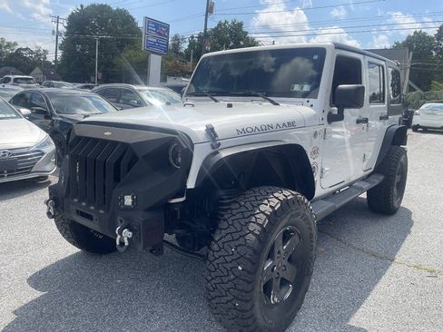 Used 2014 Jeep Wrangler Unlimited Sport w/ Quick Order Package 24S AWD/4WD image 31