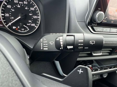 Used 2025 Nissan Rogue SV image 23