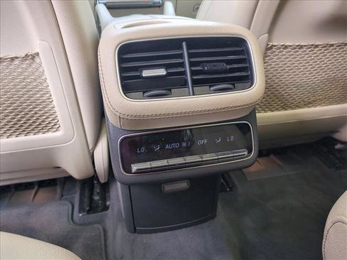 Used 2020 Mercedes-Benz GLS 450 4MATIC image 17