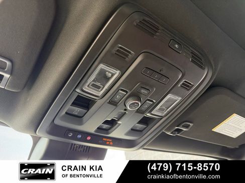 Used 2023 GMC Yukon Denali Ultimate image 17