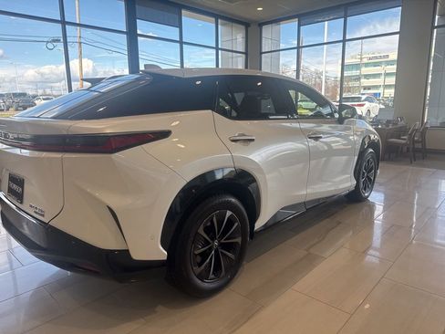 New 2026 Lexus RZ 450e AWD image 4