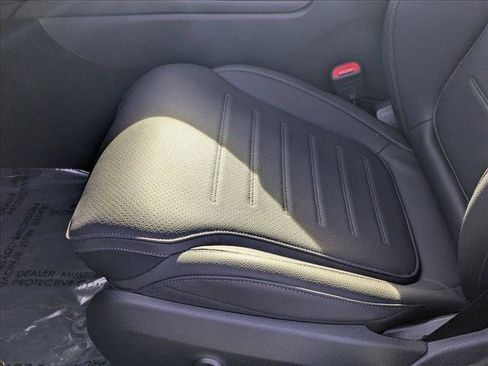 Used 2026 Mercedes-Benz C 300 Sedan image 4