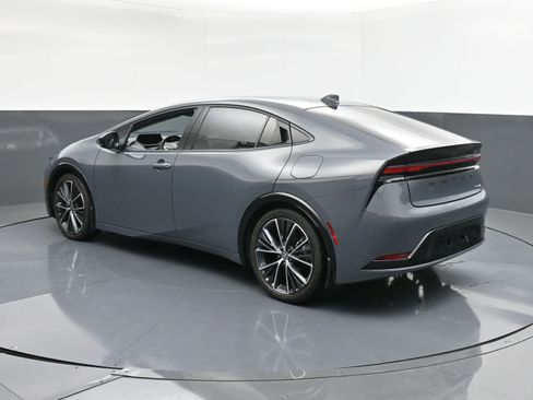 Used 2024 Toyota Prius XLE image 6