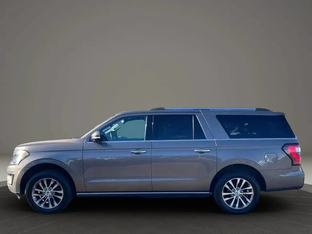 Used 2018 Ford Expedition Max Limited AWD/4WD image 2