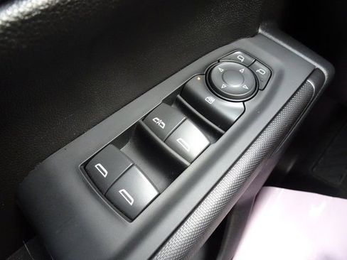 Certified 2022 Chevrolet Silverado 1500 Custom AWD/4WD image 25