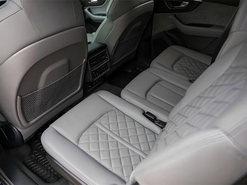 Used 2024 Audi SQ7 Prestige w/ Prestige Package image 29